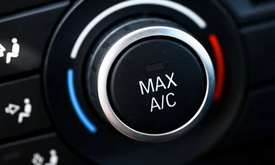 Pourquoi la climatisation d'une voiture sent elle mauvais?